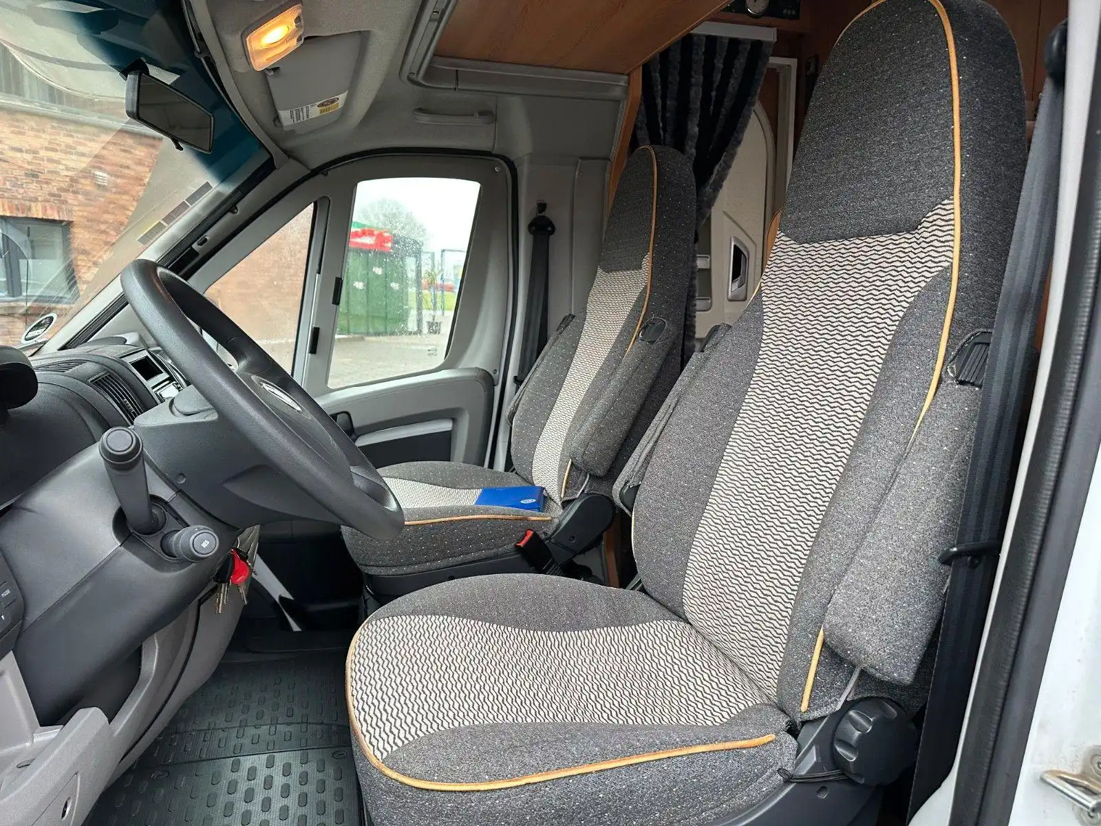 DETHLEFFS A 5881 HG